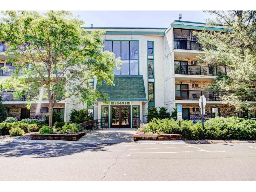 10401 Cedar Lake Road 309, MN 55305 MLS 5250619 Edina