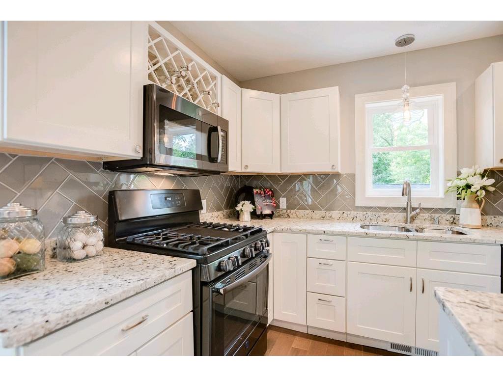 1074 W James Avenue Saint Paul MN 55105 4957235 image1