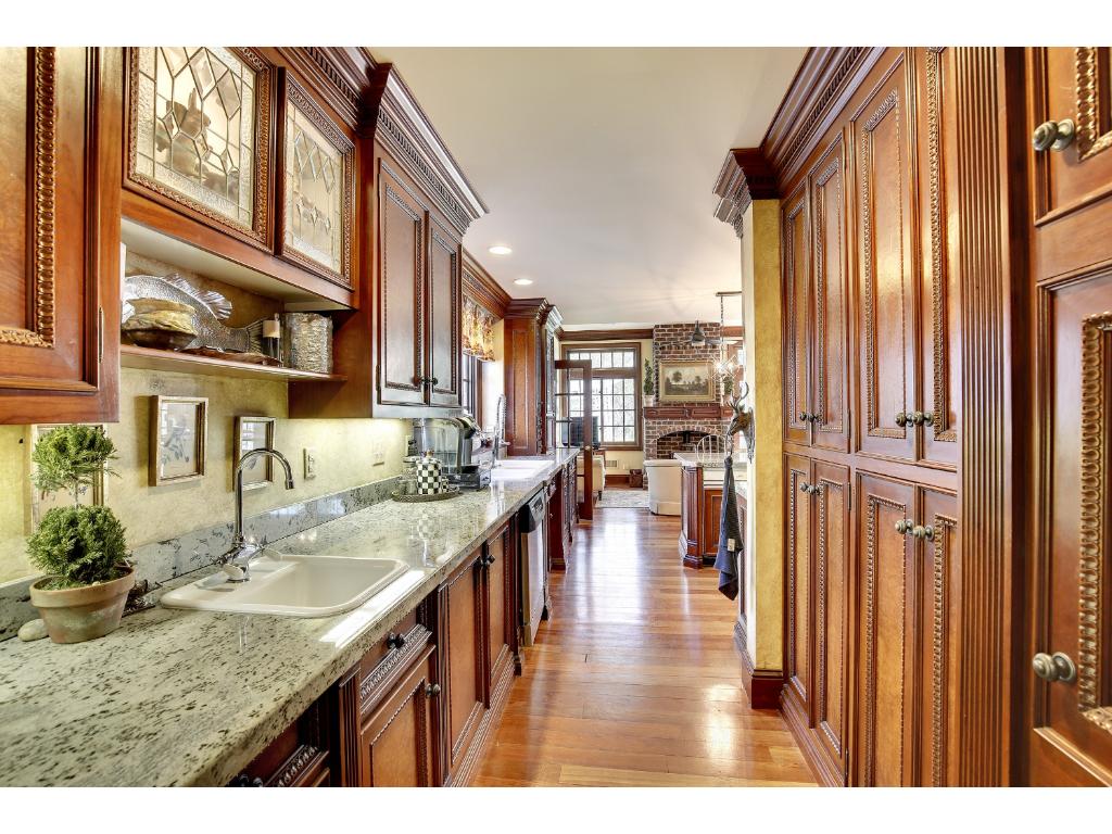 128 Dellwood Avenue, Dellwood, MN 55110 MLS 4789286 Edina Realty