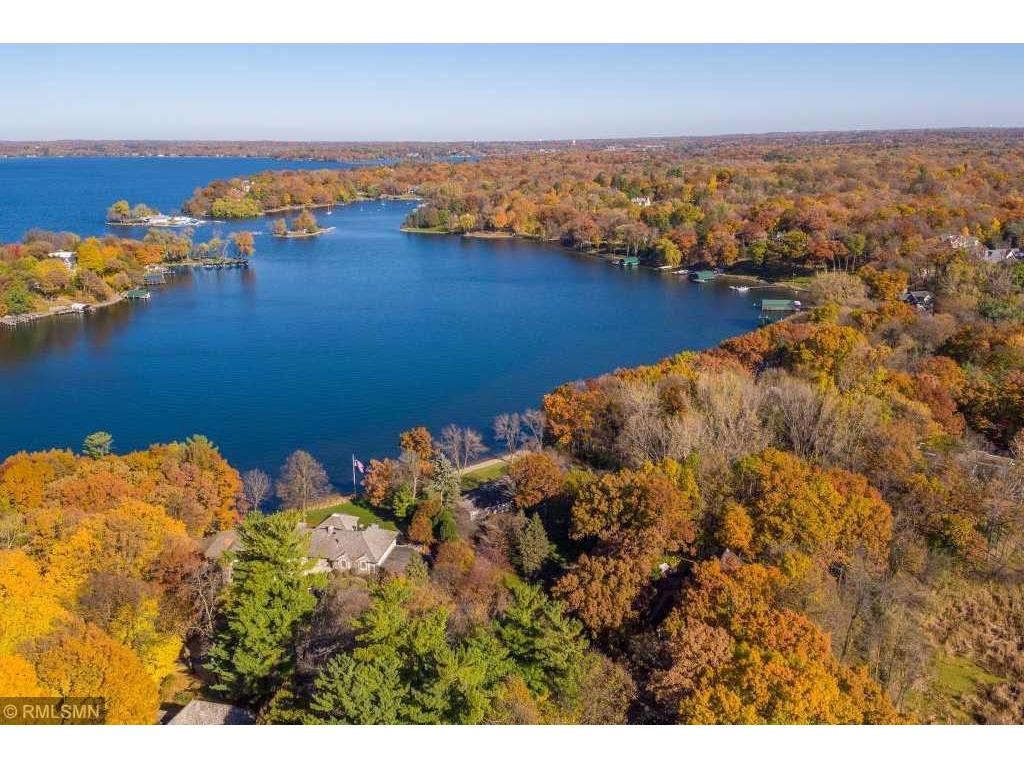 19380 Lake Avenue, Deephaven, MN 55391 MLS 5247393 Edina Realty