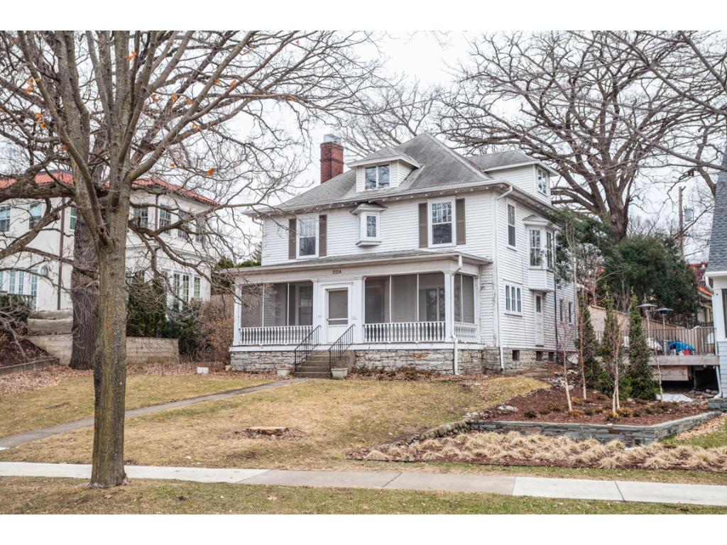 2124 W Lake Of The Isles Parkway Minneapolis MN 55405 4797896 image1