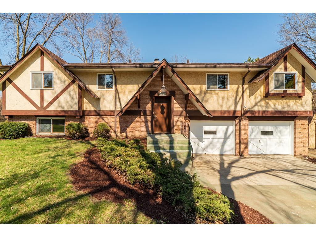 2469 Dunlap Street N Roseville MN 55113 4946215 image1