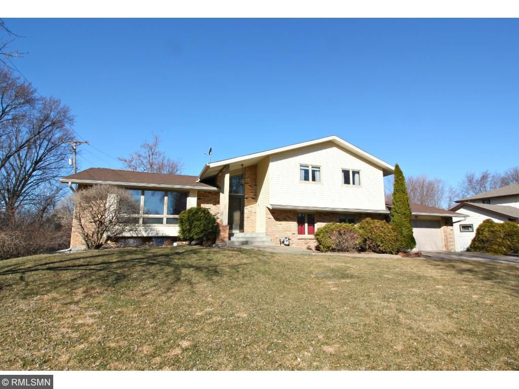 5701 June Avenue N Brooklyn Center Mn 55429 Mls 4807157 Ious Home In Great Location Close To Schools Parks Restaurants Ping